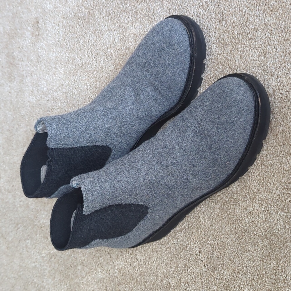 Eileen Fisher Gray Wool Ankle Boots Size 8